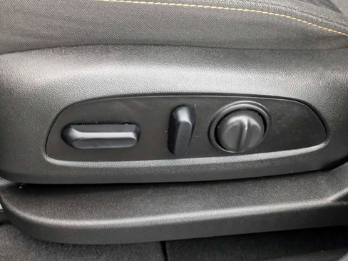 Used 2019 Chevrolet Equinox LT AWD/4WD image 18