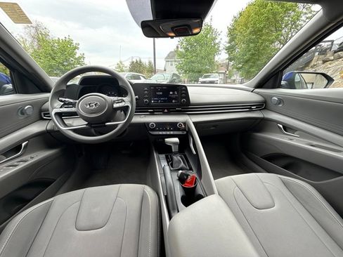 Certified 2022 Hyundai Elantra SEL FWD image 24
