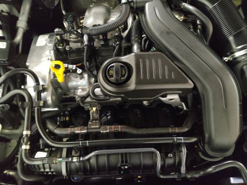 Used 2025 Volkswagen Jetta Sport image 30