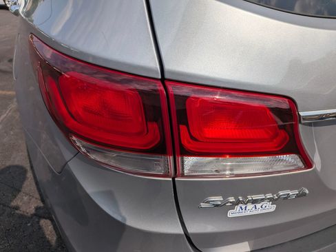 Used 2017 Hyundai Santa Fe SE AWD/4WD image 14