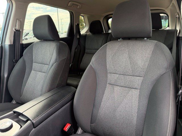 Used 2025 Nissan Rogue SV AWD/4WD image 11