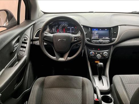Used 2020 Chevrolet Trax LS FWD image 5