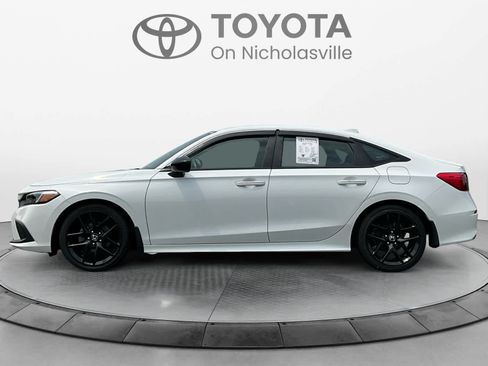 Used 2022 Honda Civic Sport image 2
