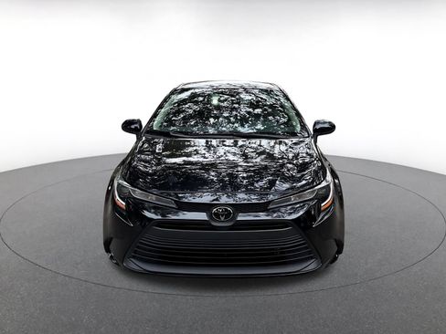 Used 2025 Toyota Corolla LE FWD image 2