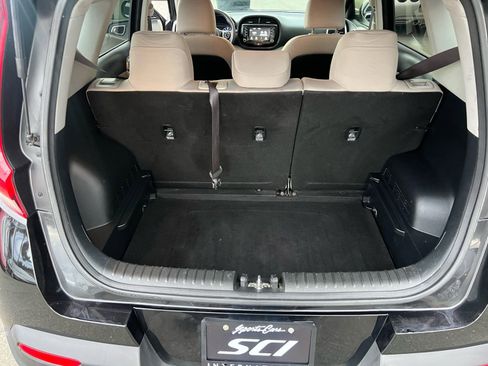 Used 2021 Kia Soul LX image 11