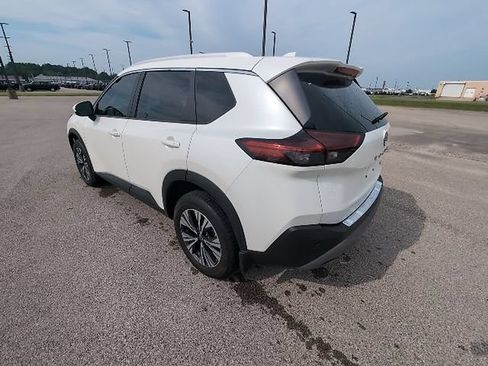 Used 2023 Nissan Rogue SV w/ SV Premium B Package FWD image 9