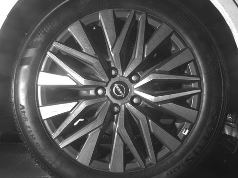 Used 2025 Nissan Altima 2.5 SV image 15