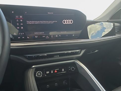Certified 2025 Audi Q5 Premium Plus w/ Premium Plus AWD/4WD image 15