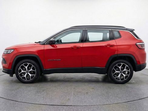 Used 2025 Jeep Compass Limited AWD/4WD image 5