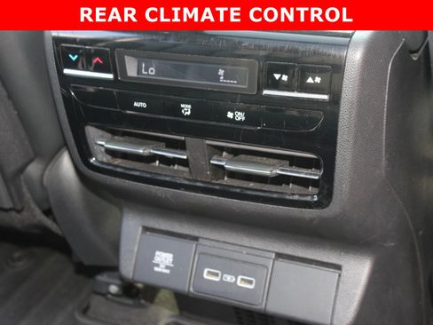 Used 2022 Acura MDX FWD image 35