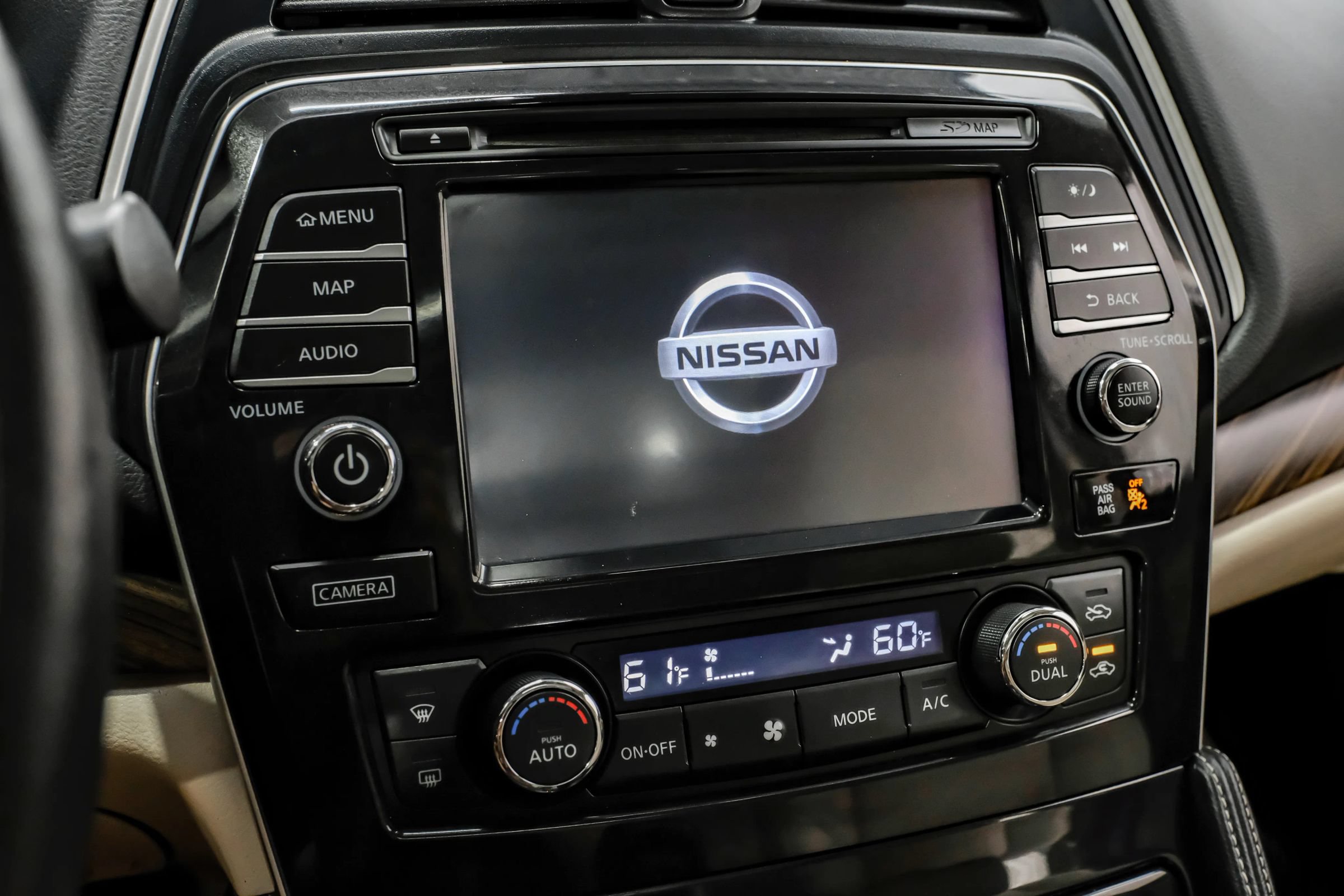 Used 2016 Nissan Maxima Platinum FWD image 27