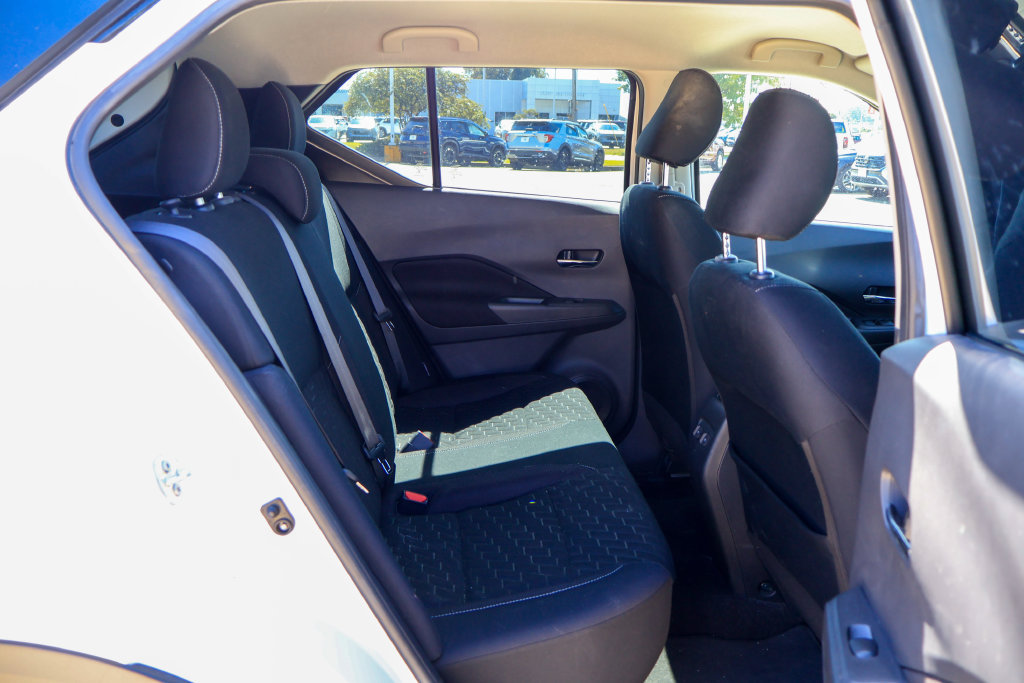 Used 2022 Nissan Kicks SV FWD image 10