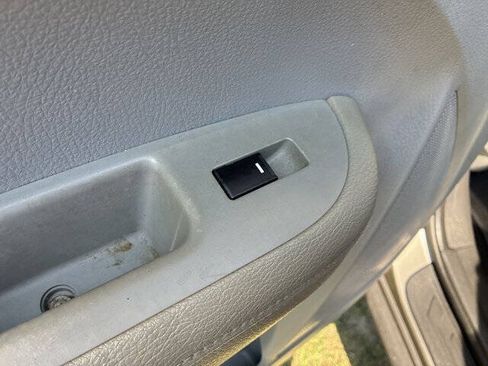 Used 2012 Kia Sorento LX w/ Convenience Pkg FWD image 24