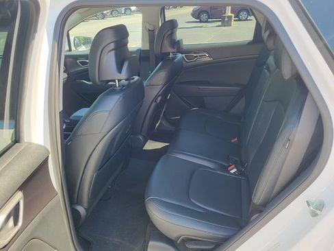 Used 2025 Kia Sportage EX FWD image 12