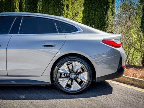 Used 2023 BMW i4 eDrive35 w/ Premium Package image 9