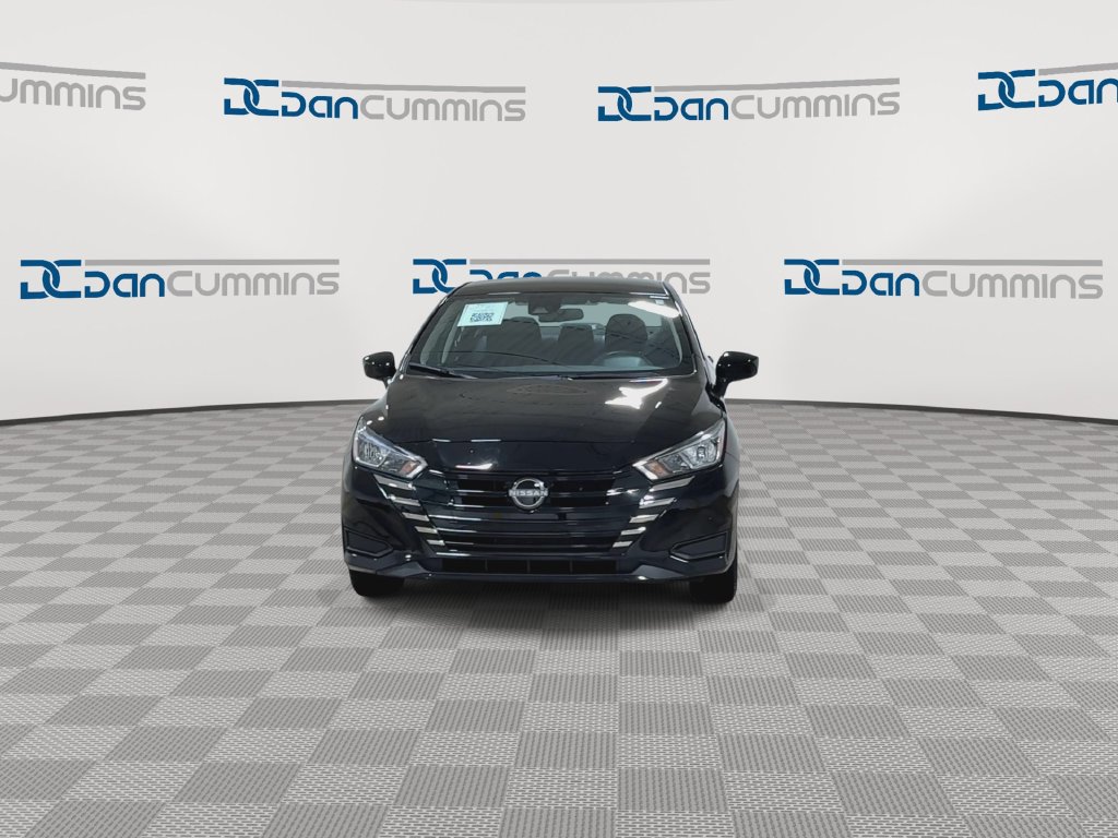 Used 2024 Nissan Versa SV FWD image 3