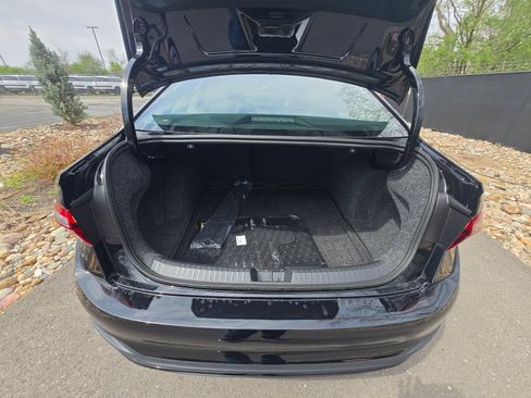 New 2026 Volkswagen Jetta SE FWD image 12