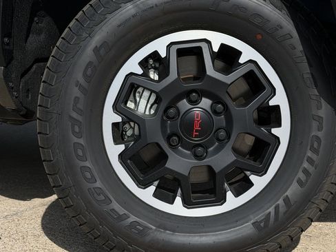 New 2026 Toyota Tacoma TRD Off-Road AWD/4WD image 10