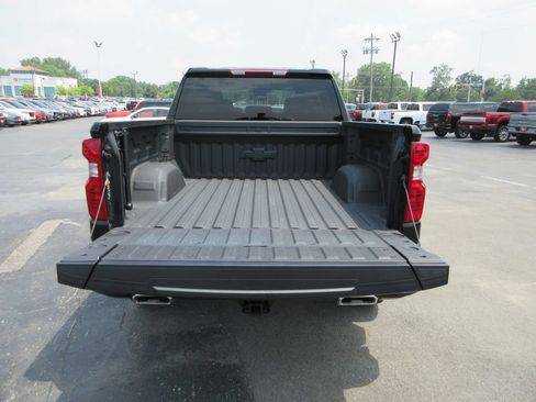 Used 2025 Chevrolet Silverado 1500 Custom Trail Boss AWD/4WD image 8