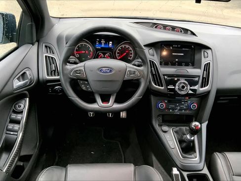 Used 2018 Ford Focus ST w/ Equipment Group 402A image 5