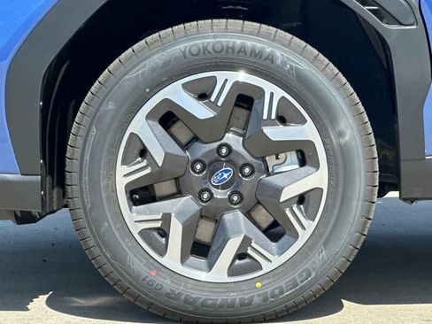 New 2026 Subaru Forester Premium AWD/4WD image 32