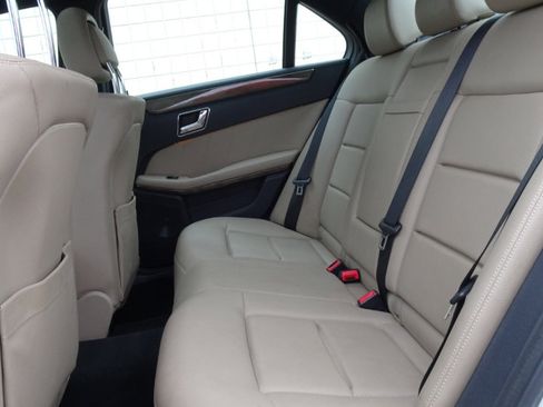 Used 2010 Mercedes-Benz E 350 4MATIC Sedan image 10