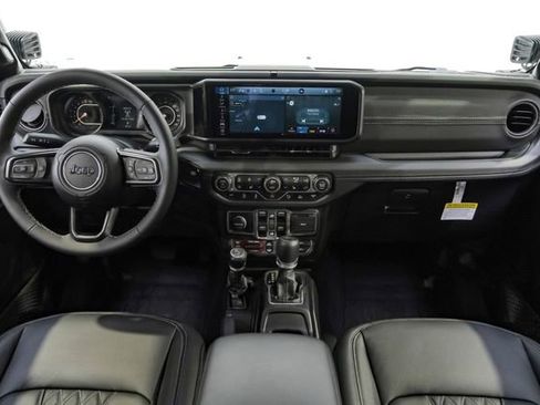 Used 2025 Jeep Gladiator Rubicon w/ Safety Group image 13