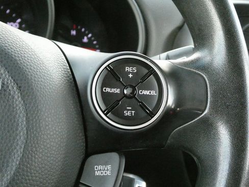 Used 2018 Kia Soul image 11