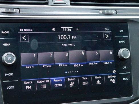 Used 2023 Volkswagen Tiguan SE w/ Panoramic Sunroof Package AWD/4WD image 25