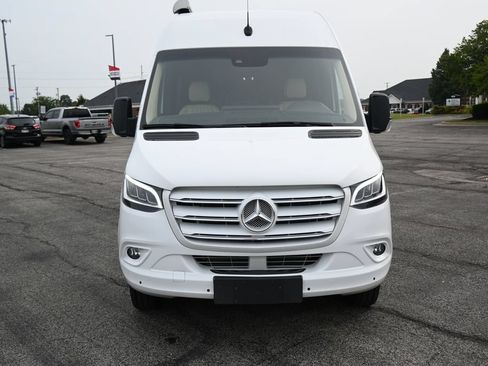 Used 2019 Mercedes-Benz Sprinter 170 image 2