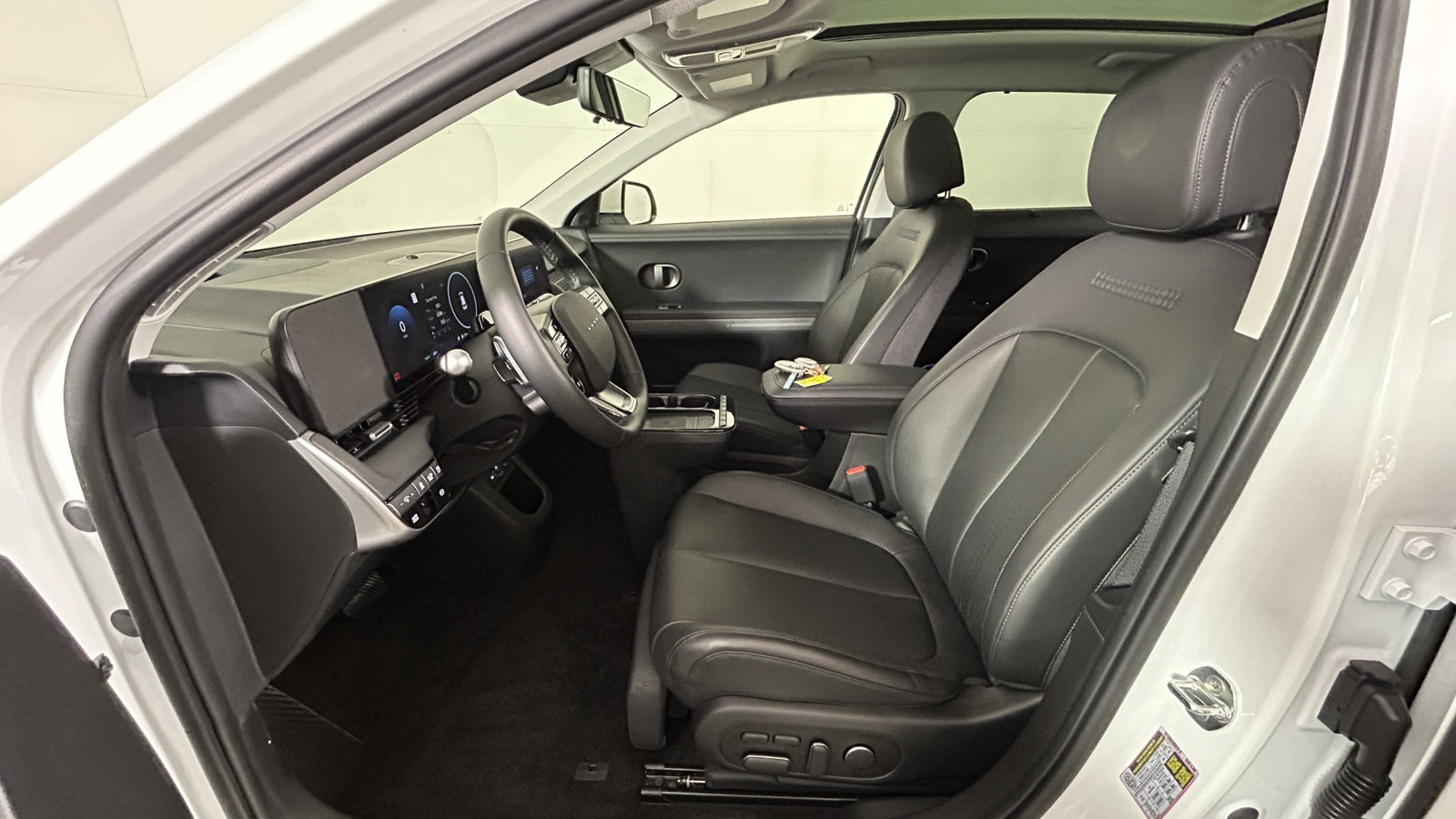 Used 2025 Hyundai Ioniq 5 Limited AWD/4WD image 14