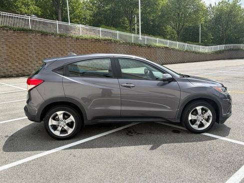 Used 2022 Honda HR-V LX image 9