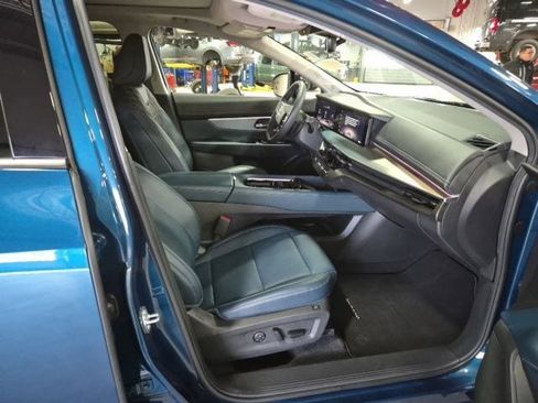 Used 2025 Nissan Murano Platinum image 12