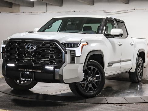 Used 2024 Toyota Tundra Platinum AWD/4WD image 1