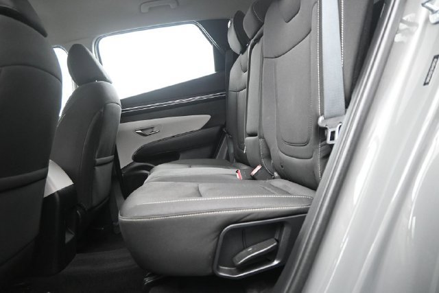 Used 2024 Hyundai Tucson SE FWD image 11
