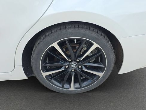 Used 2018 Toyota Camry XSE FWD image 5