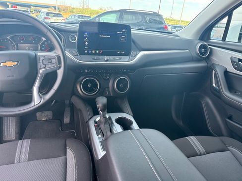 Used 2025 Chevrolet Blazer LT image 18