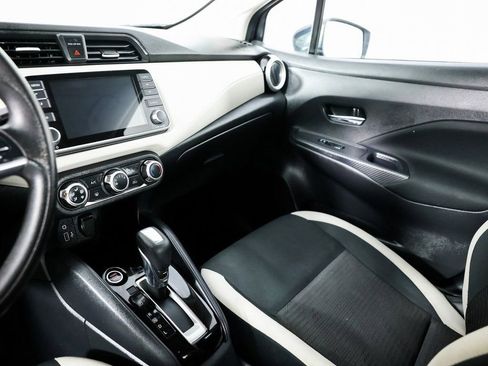 Used 2021 Nissan Versa SV image 29