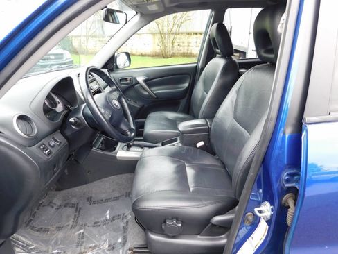 Used 2005 Toyota RAV4 4WD image 6