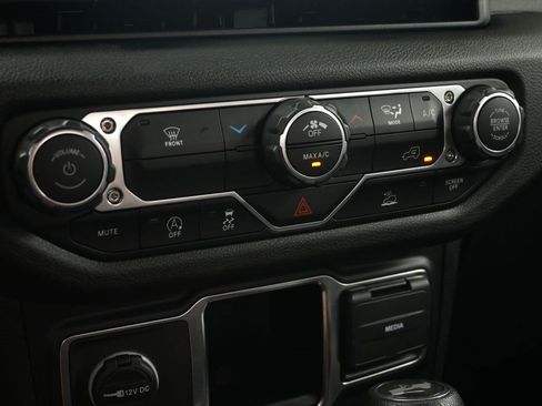 Used 2024 Jeep Wrangler Sport AWD/4WD image 17