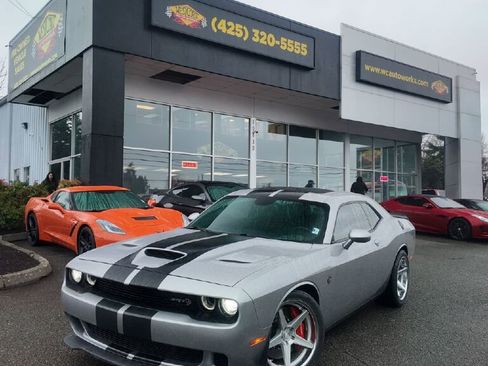 Used 2016 Dodge Challenger SRT Hellcat image 10