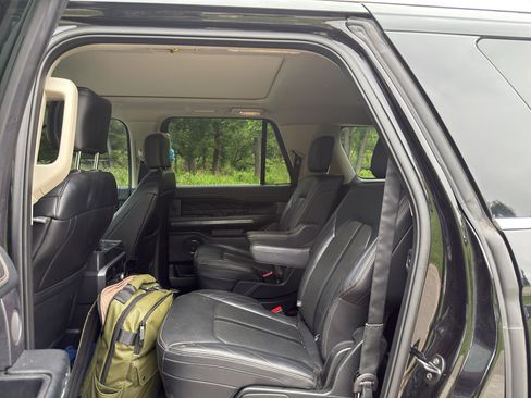 Used 2019 Ford Expedition Max Platinum AWD/4WD image 9