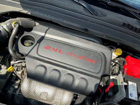 Used 2020 Jeep Renegade Latitude AWD/4WD image 31