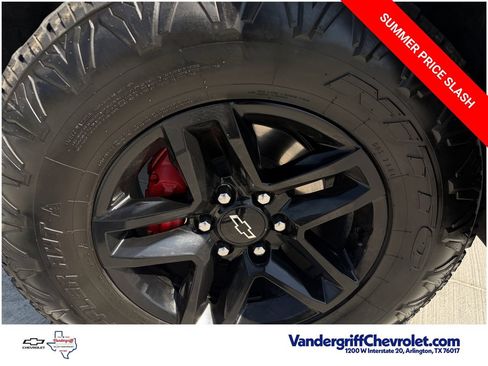 Used 2024 Chevrolet Silverado 1500 LT Trail Boss w/ Convenience Package II AWD/4WD image 9