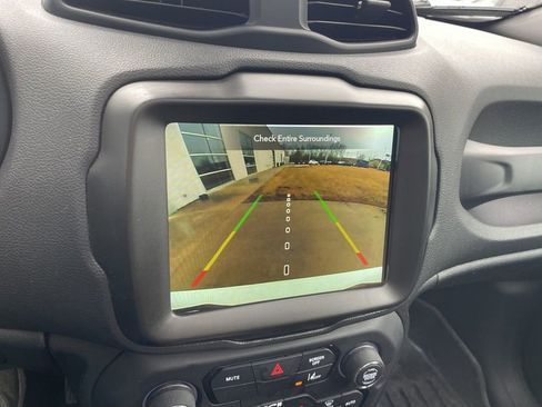 Used 2023 Jeep Renegade Altitude w/ Sun/Sound Group image 21