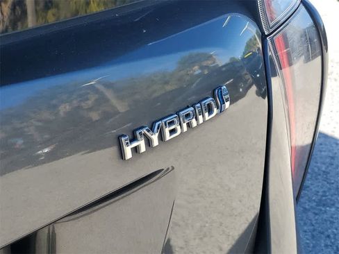 Used 2016 Toyota Prius Four image 6