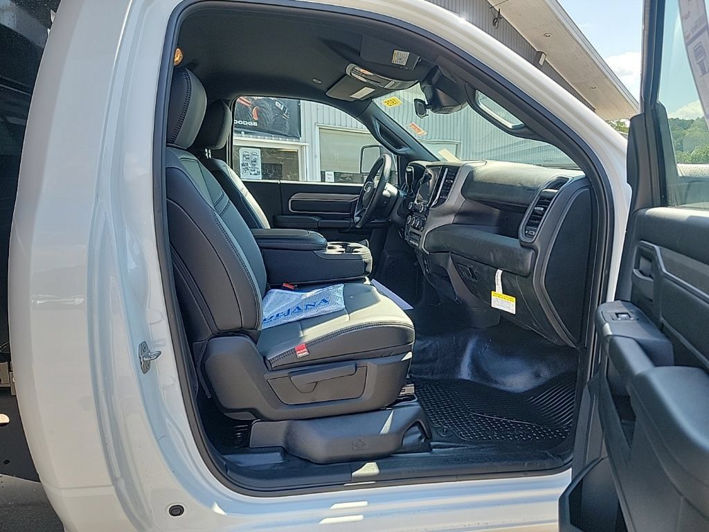 New 2026 RAM 3500 Tradesman AWD/4WD image 7