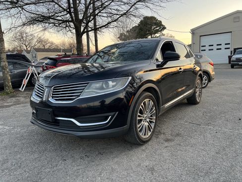Used 2018 Lincoln MKX Reserve w/ Lincoln MKX Climate Package image 2