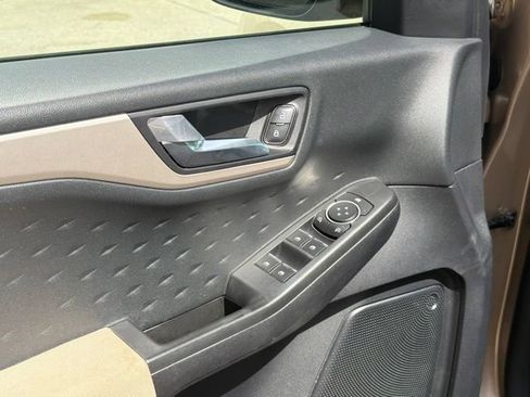 Used 2020 Ford Escape SE AWD/4WD image 17