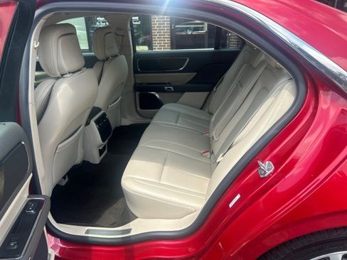 Used 2020 Lincoln Continental AWD image 12